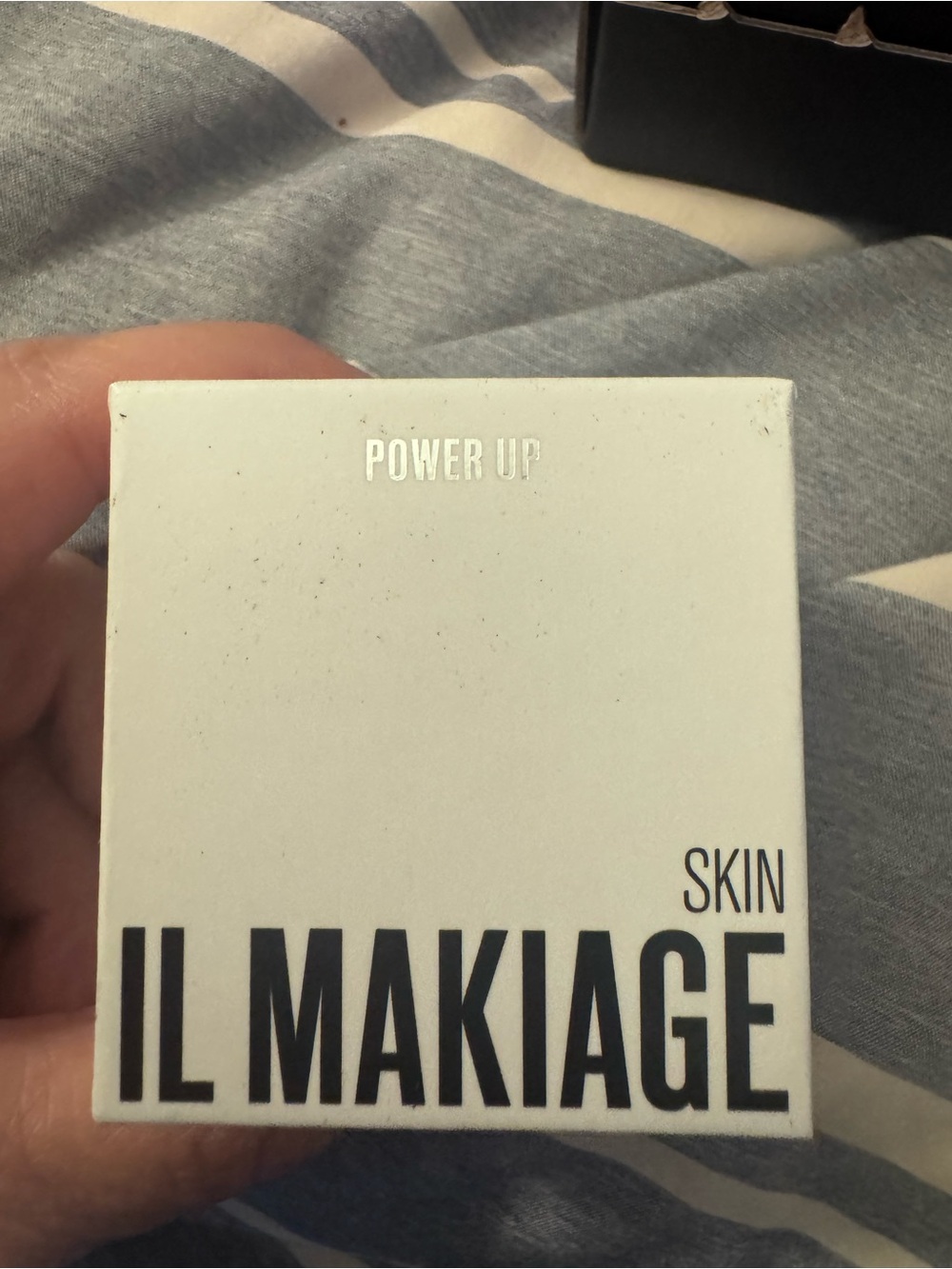 IL MAKIAGE Skin Power Up Compact - White